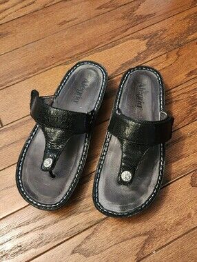Alegria Women's Black Leather‎ Thong Comfort Support Sandals Size 39